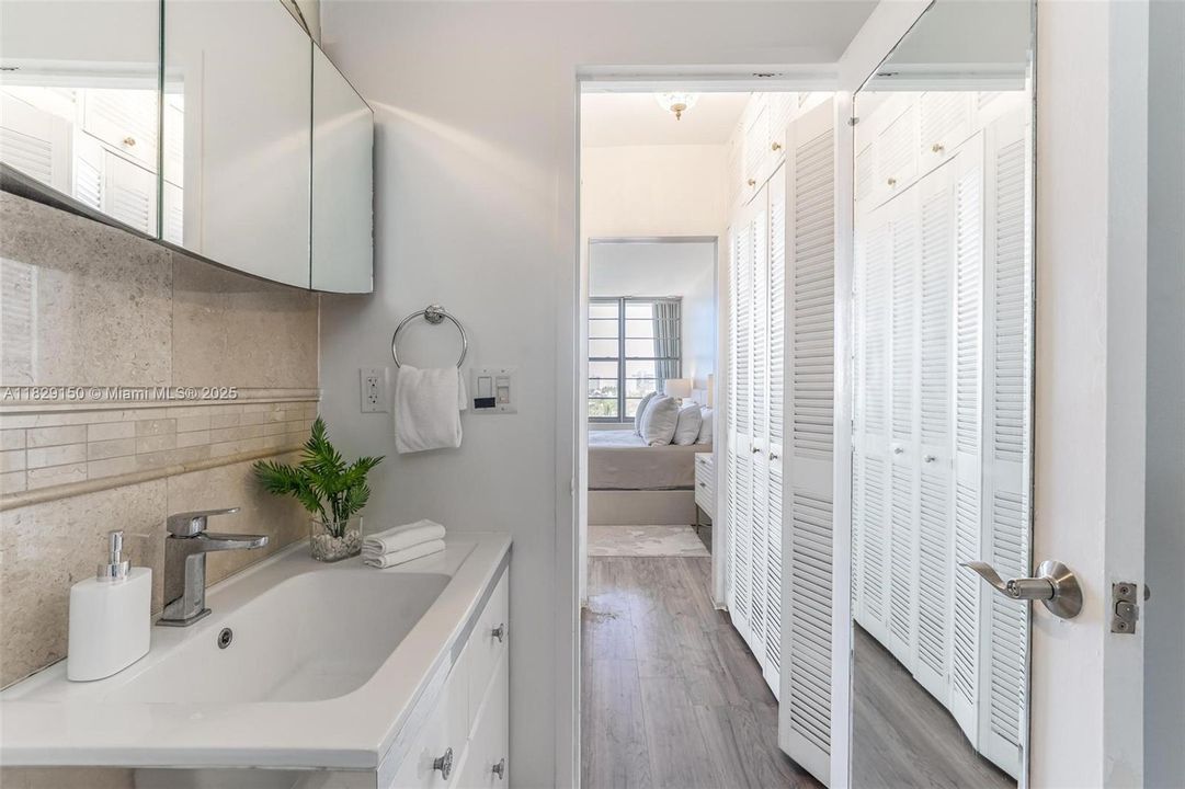 На продажу: $540,000 (2 спален, 2 ванн, 1105 Квадратных фут)