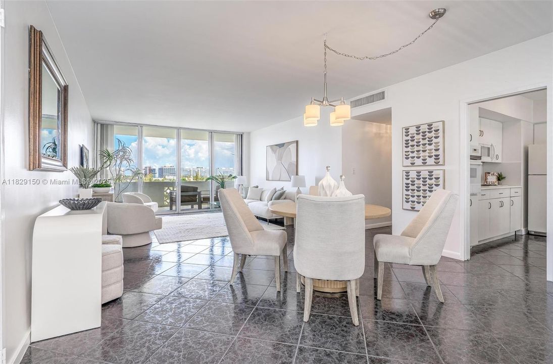 На продажу: $540,000 (2 спален, 2 ванн, 1105 Квадратных фут)