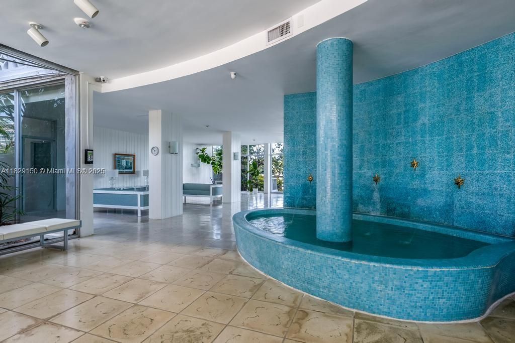 На продажу: $540,000 (2 спален, 2 ванн, 1105 Квадратных фут)