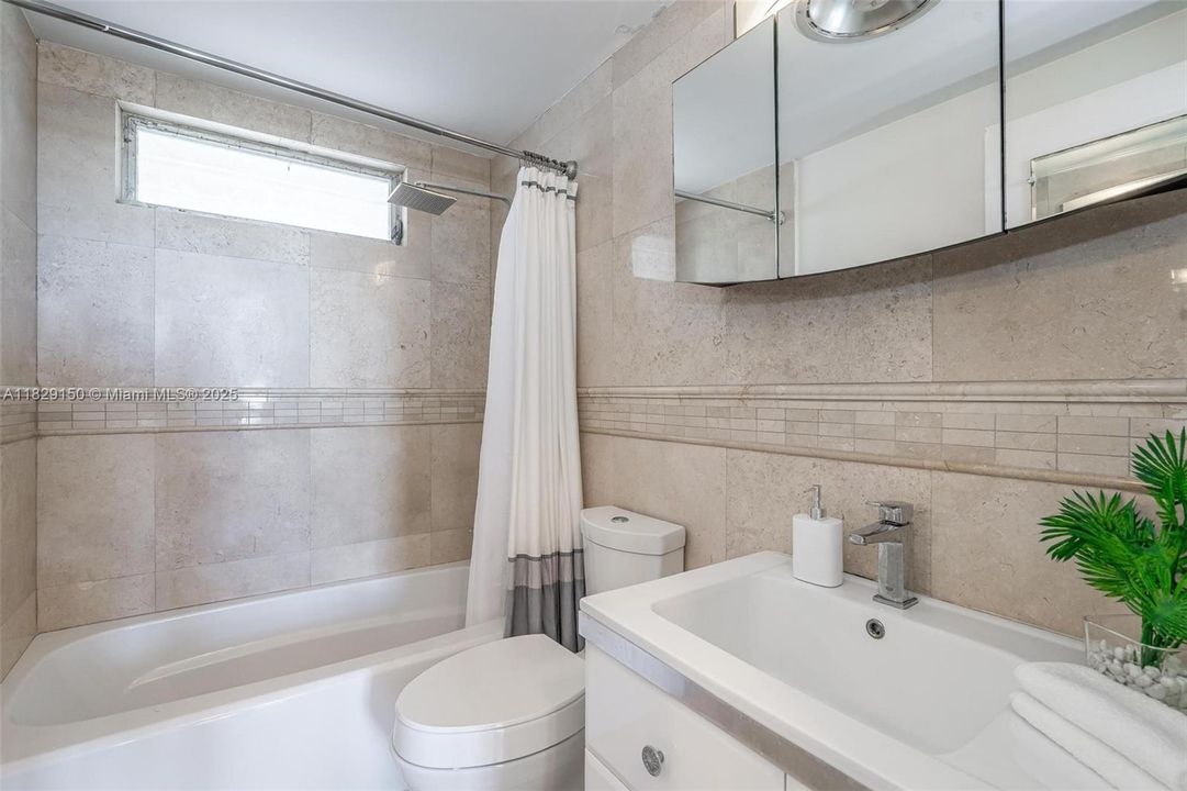 На продажу: $540,000 (2 спален, 2 ванн, 1105 Квадратных фут)