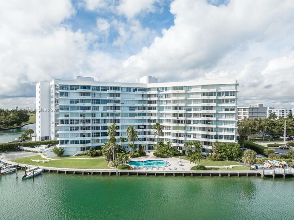 На продажу: $540,000 (2 спален, 2 ванн, 1105 Квадратных фут)