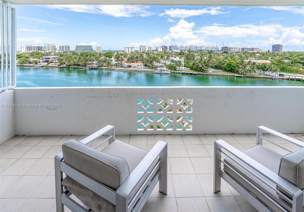 На продажу: $540,000 (2 спален, 2 ванн, 1105 Квадратных фут)