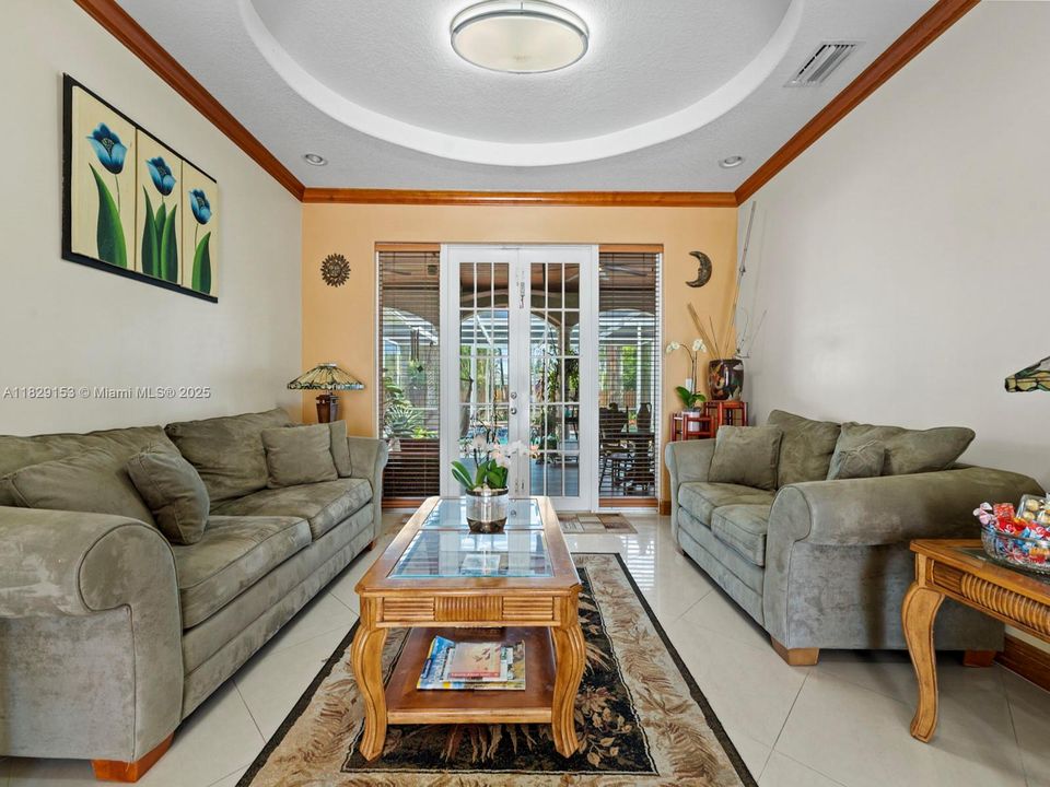 Recientemente alquilado: $4,800 (5 camas, 4 baños, 2722 Pies cuadrados)