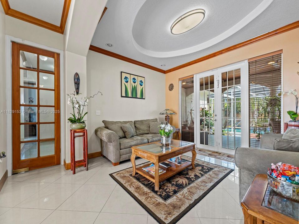 Recientemente alquilado: $4,800 (5 camas, 4 baños, 2722 Pies cuadrados)