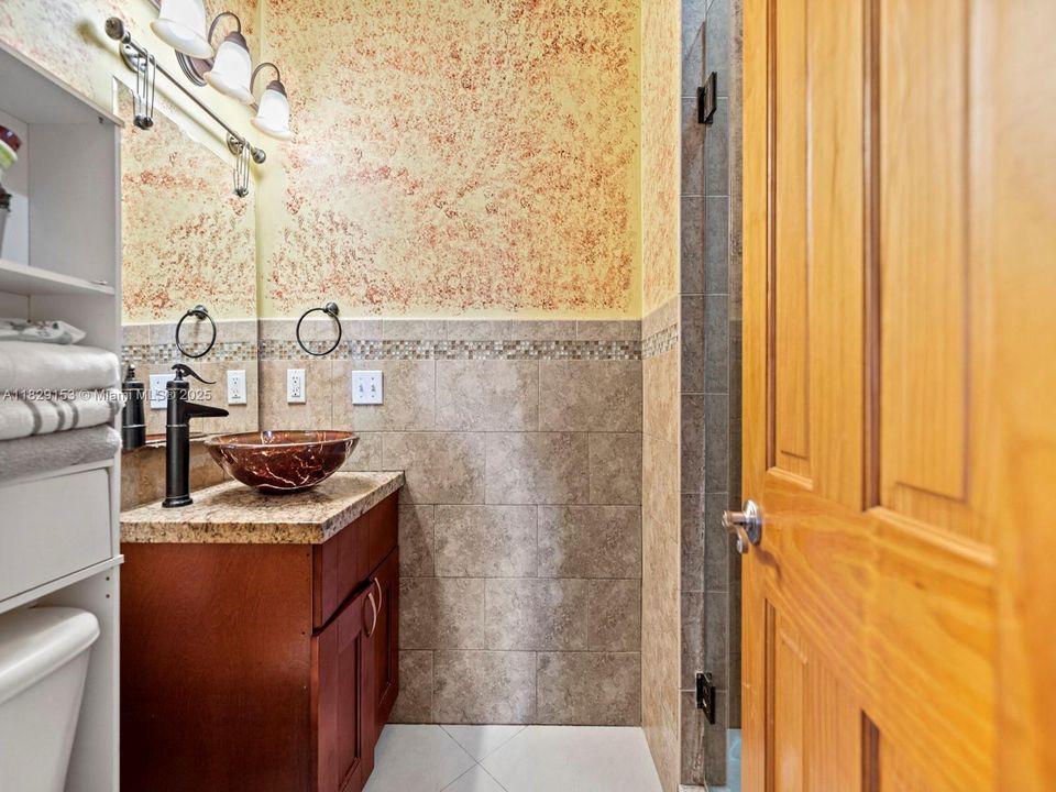 Recientemente alquilado: $4,800 (5 camas, 4 baños, 2722 Pies cuadrados)