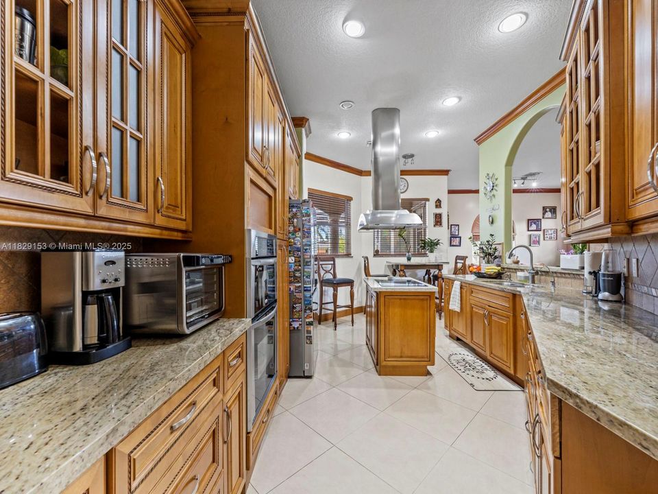 Recientemente alquilado: $4,800 (5 camas, 4 baños, 2722 Pies cuadrados)