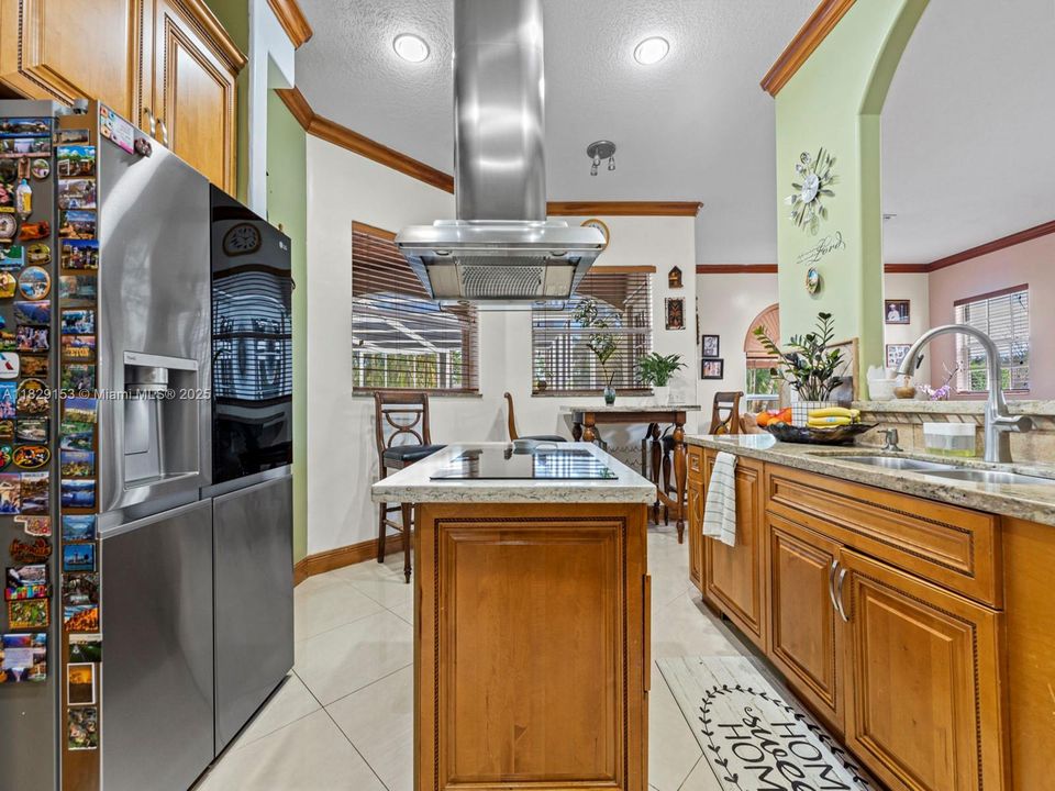 Recientemente alquilado: $4,800 (5 camas, 4 baños, 2722 Pies cuadrados)