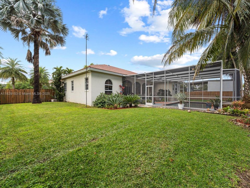 Recientemente alquilado: $4,800 (5 camas, 4 baños, 2722 Pies cuadrados)