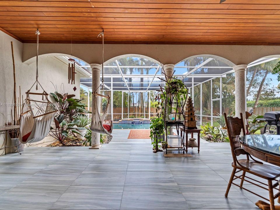 Recientemente alquilado: $4,800 (5 camas, 4 baños, 2722 Pies cuadrados)