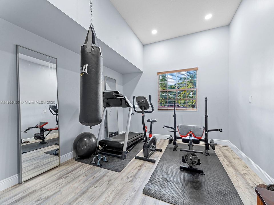 Recientemente alquilado: $4,800 (5 camas, 4 baños, 2722 Pies cuadrados)