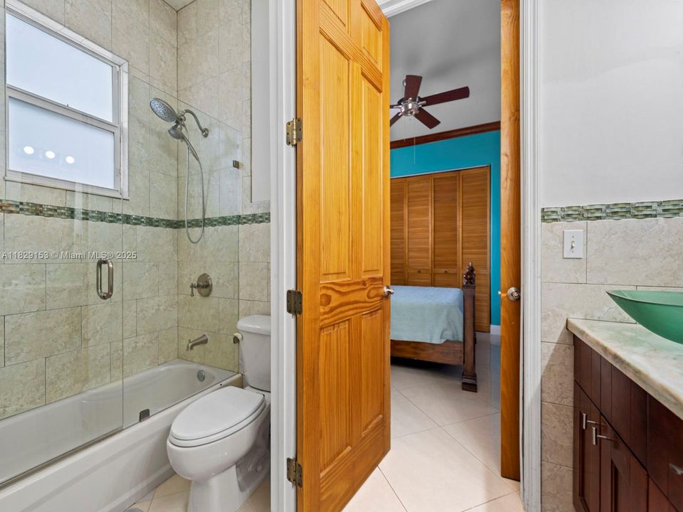 Recientemente alquilado: $4,800 (5 camas, 4 baños, 2722 Pies cuadrados)