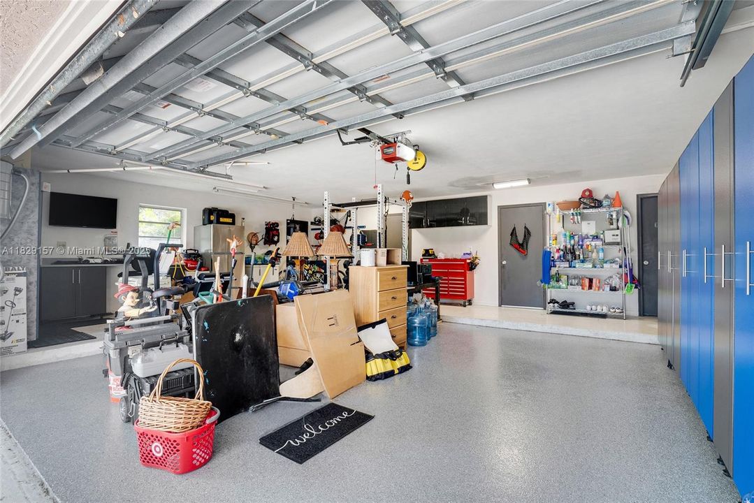 Recently Sold: $1,950,000 (4 beds, 4 baths, 4560 Square Feet)