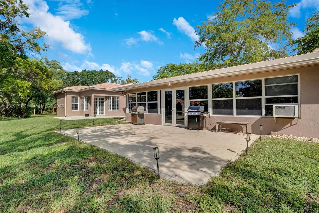 Recently Sold: $1,950,000 (4 beds, 4 baths, 4560 Square Feet)