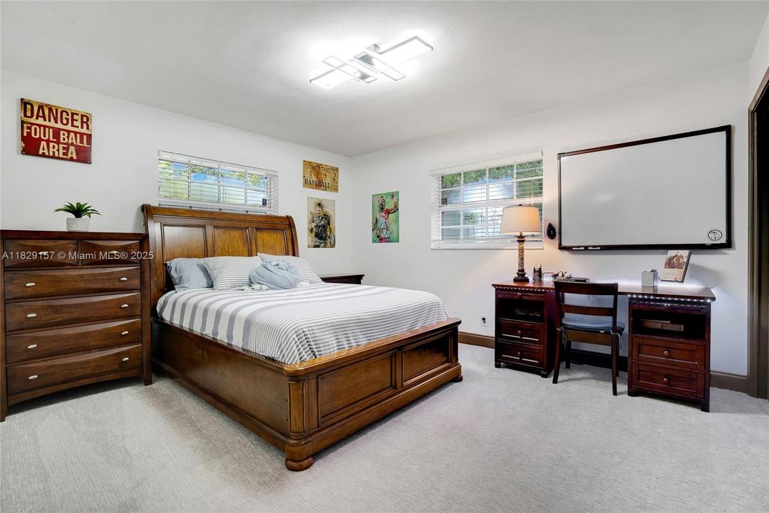 Recently Sold: $1,950,000 (4 beds, 4 baths, 4560 Square Feet)