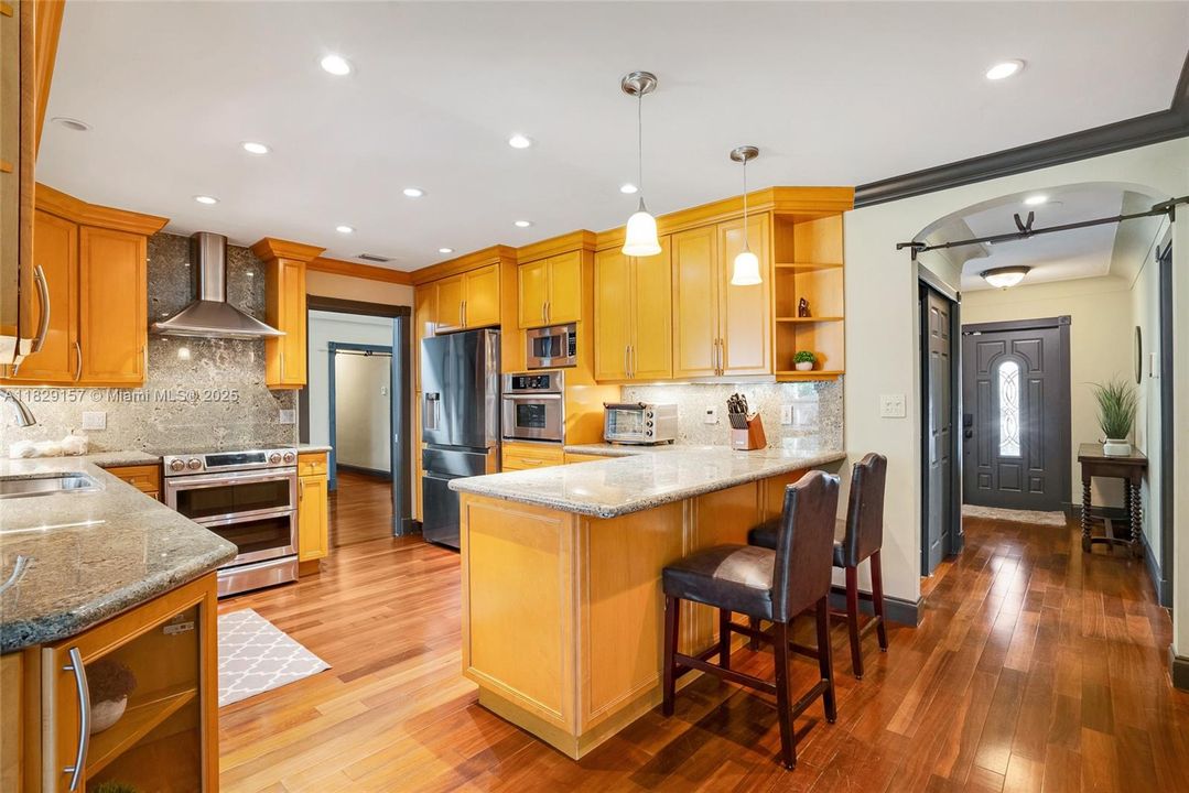 Recently Sold: $1,950,000 (4 beds, 4 baths, 4560 Square Feet)