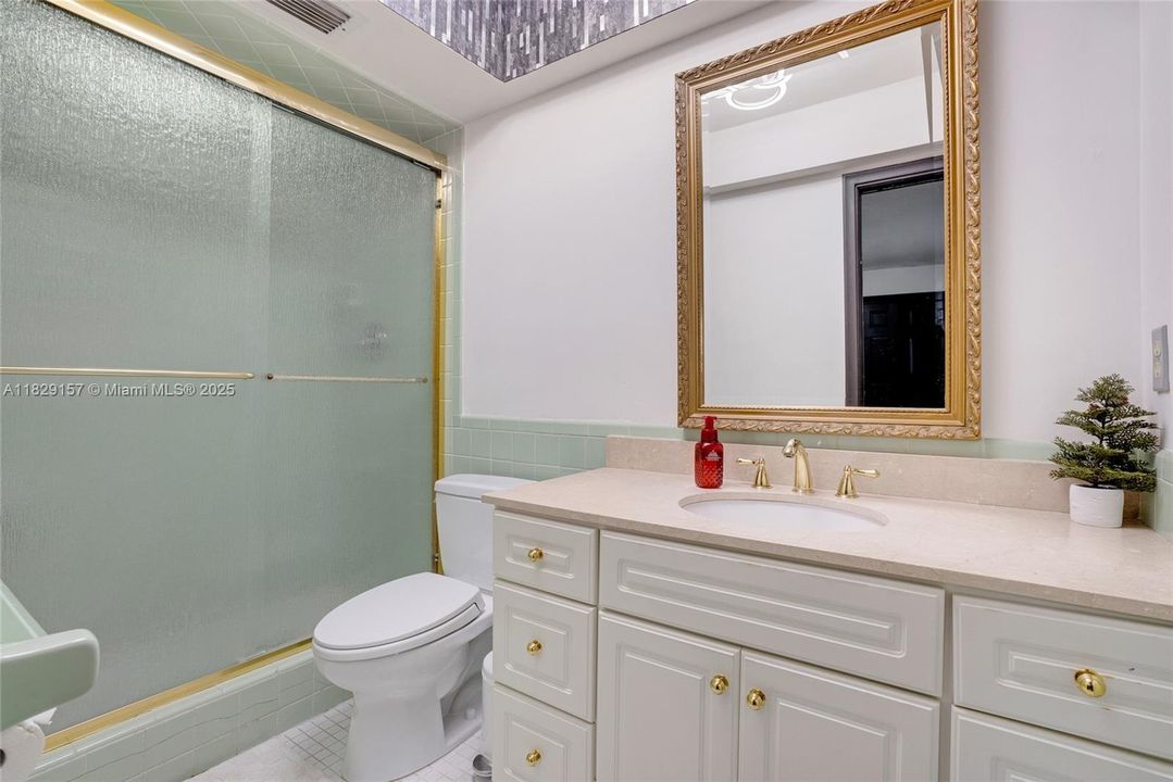 Ensuite Bathroom in Guest Bedroom