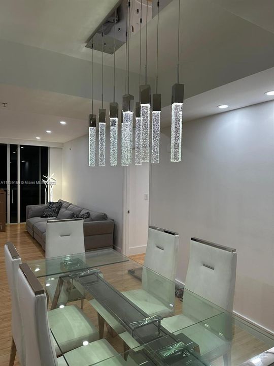 待售: $1,675,000 (2 贝兹, 2 浴室, 1499 平方英尺)