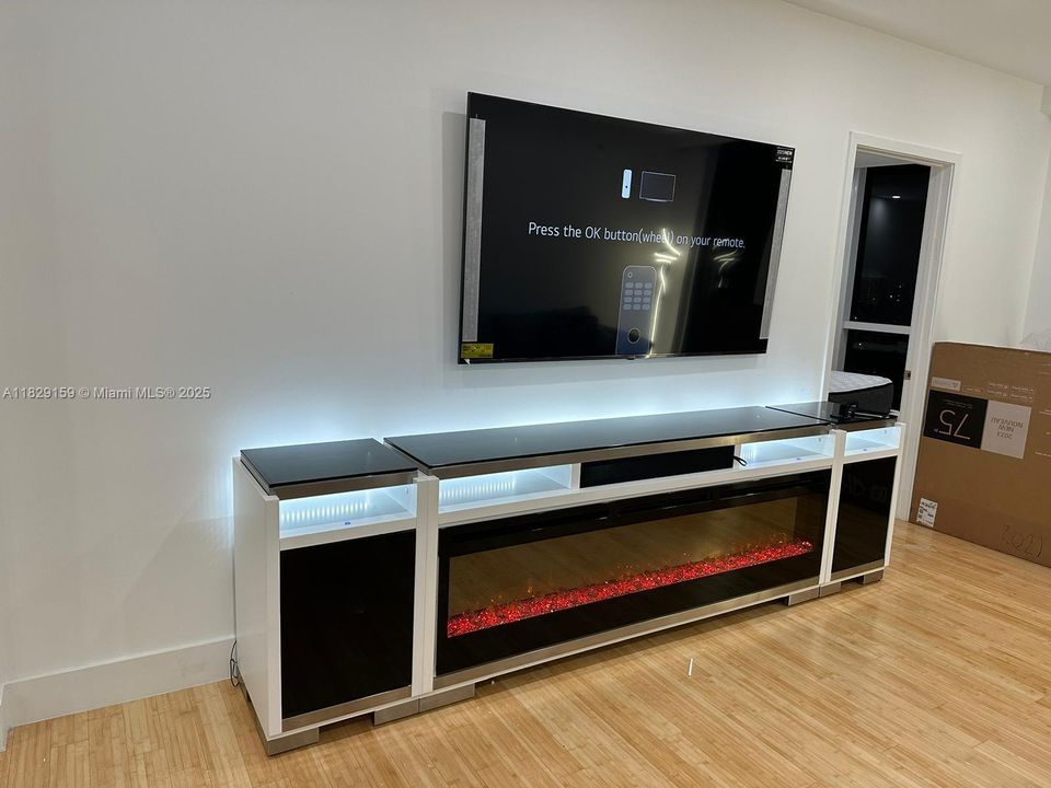 待售: $1,675,000 (2 贝兹, 2 浴室, 1499 平方英尺)