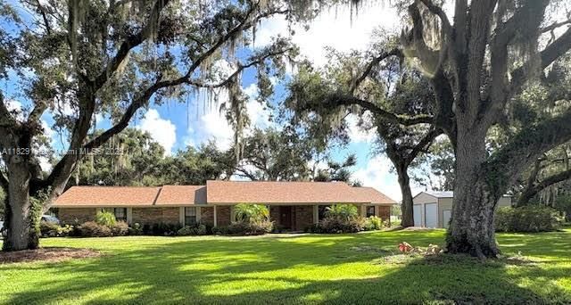 Activo con contrato: $519,000 (5 camas, 2 baños, 2242 Pies cuadrados)