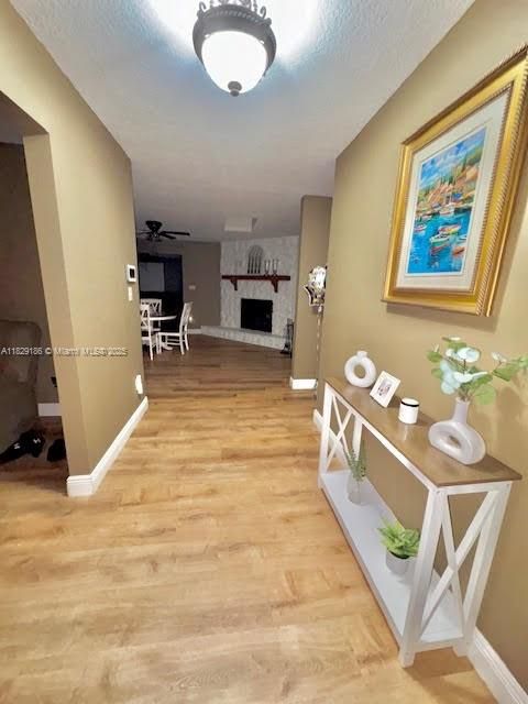 Activo con contrato: $519,000 (5 camas, 2 baños, 2242 Pies cuadrados)