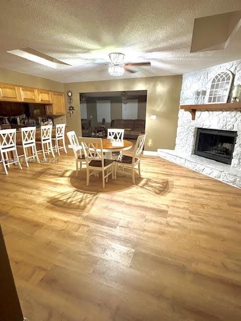 Activo con contrato: $519,000 (5 camas, 2 baños, 2242 Pies cuadrados)