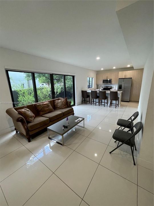 Active With Contract: $3,900 (5 beds, 4 baths, 1902 Square Feet)