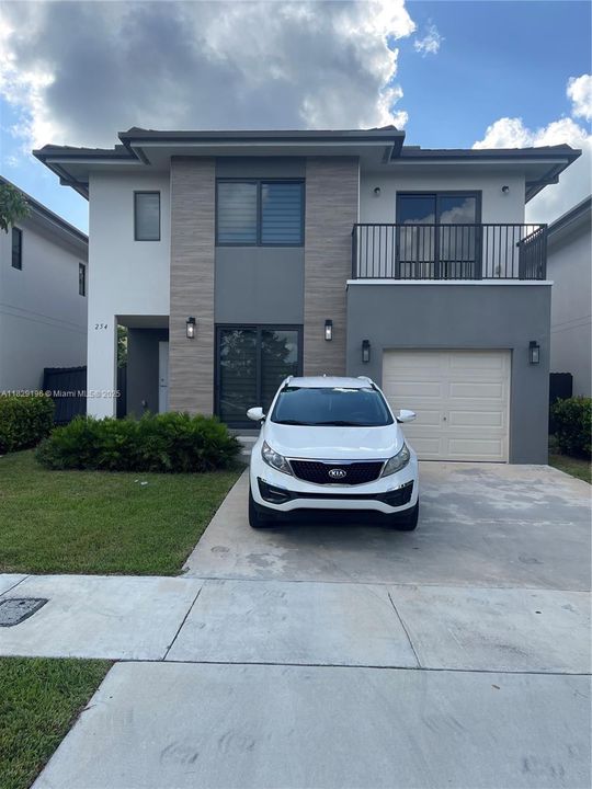Active With Contract: $3,900 (5 beds, 4 baths, 1902 Square Feet)