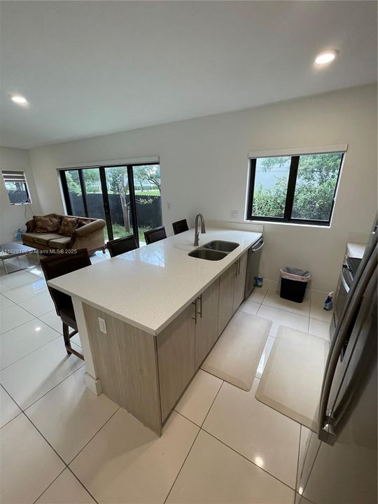 Active With Contract: $3,900 (5 beds, 4 baths, 1902 Square Feet)
