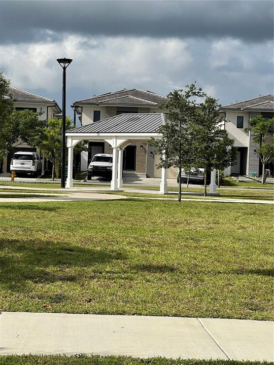 Active With Contract: $3,900 (5 beds, 4 baths, 1902 Square Feet)