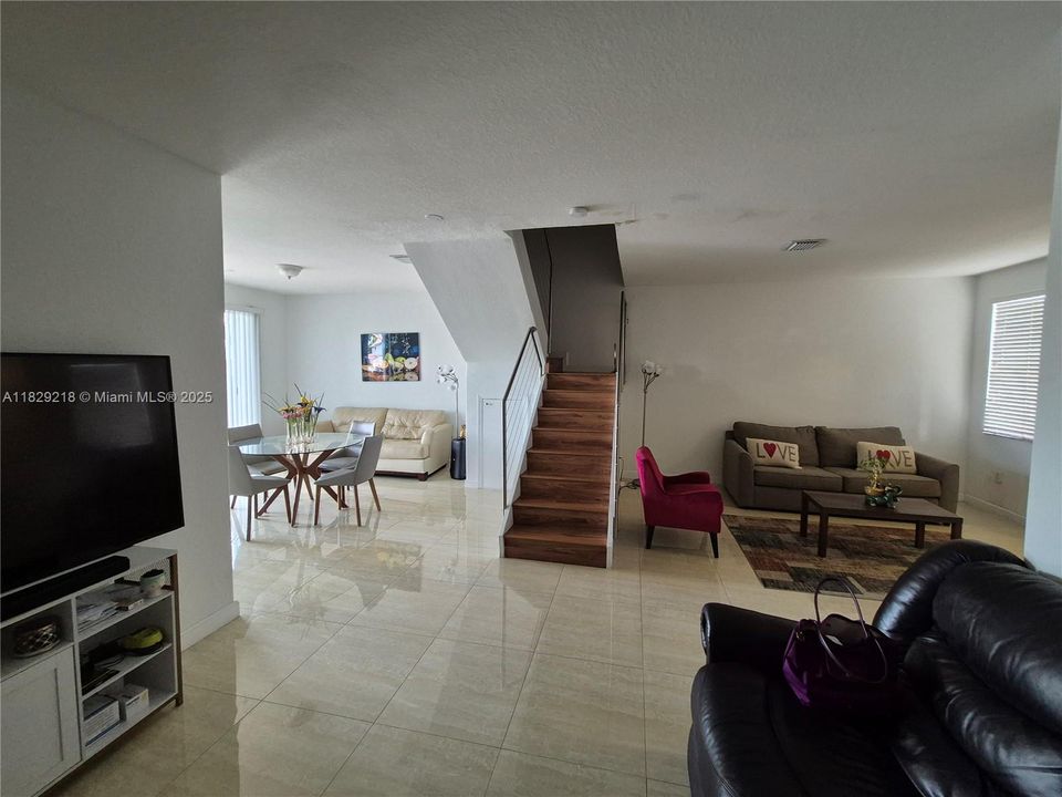 For Sale: $630,000 (3 beds, 2 baths, 1683 Square Feet)