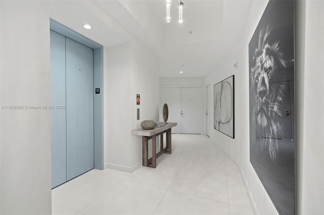Recently Sold: $1,399,000 (3 beds, 4 baths, 2204 Square Feet)