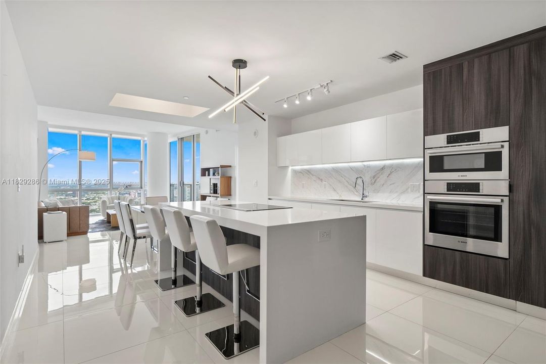 Recently Sold: $1,399,000 (3 beds, 4 baths, 2204 Square Feet)