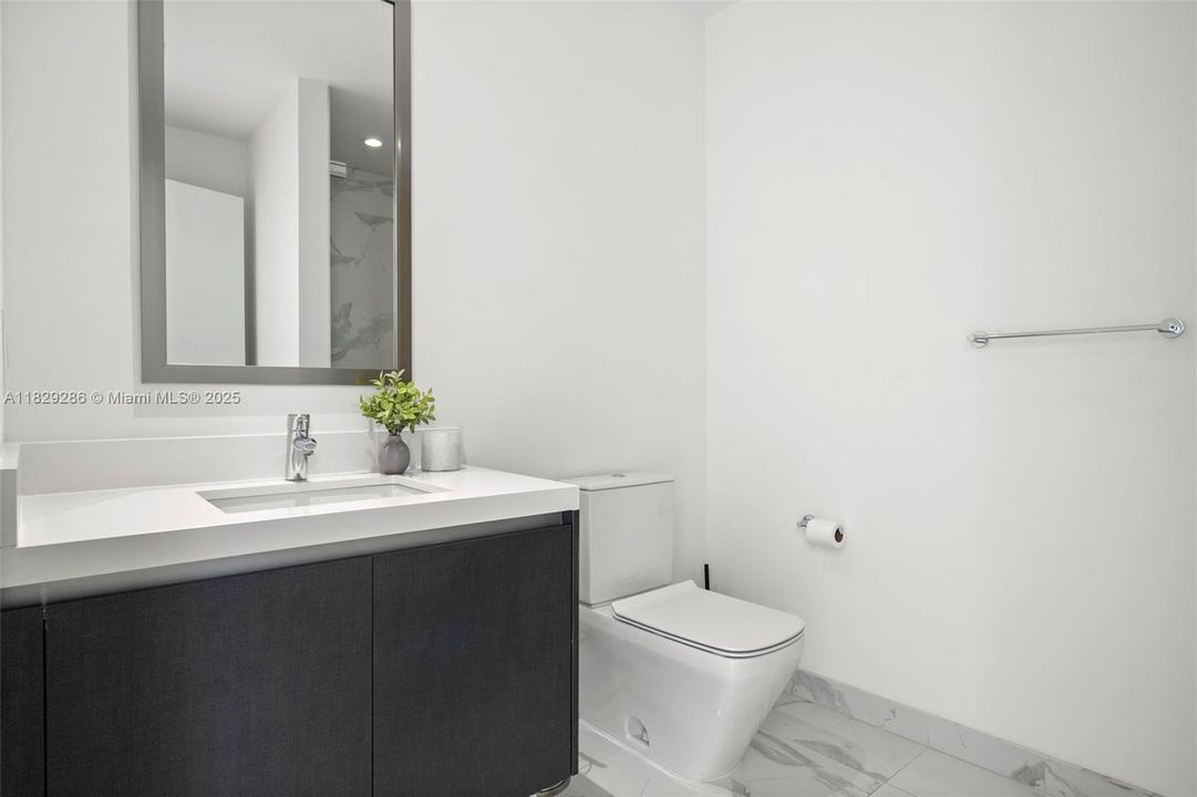 Recently Sold: $1,399,000 (3 beds, 4 baths, 2204 Square Feet)