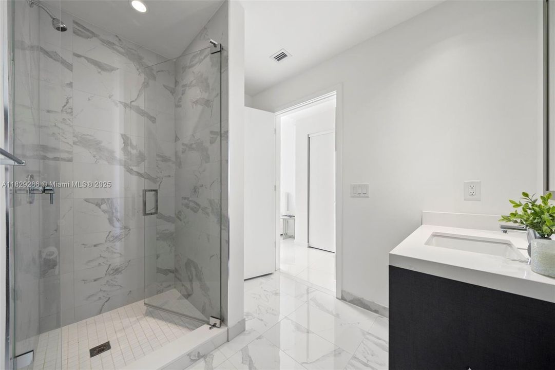 Recently Sold: $1,399,000 (3 beds, 4 baths, 2204 Square Feet)