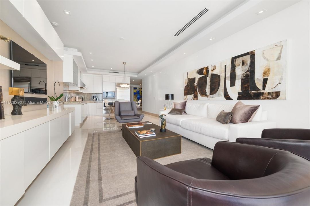 На продажу: $4,100,000 (2 спален, 2 ванн, 1541 Квадратных фут)