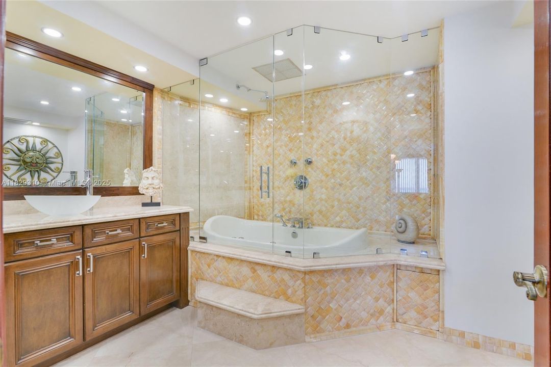 En Venta: $1,790,000 (2 camas, 2 baños, 1912 Pies cuadrados)