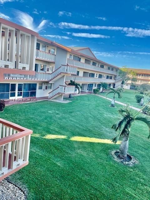 For Sale: $115,000 (1 beds, 1 baths, 720 Square Feet)