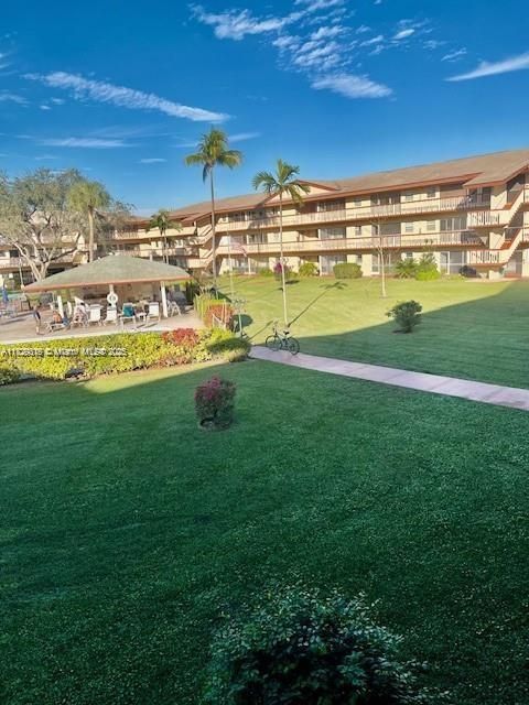 For Sale: $115,000 (1 beds, 1 baths, 720 Square Feet)