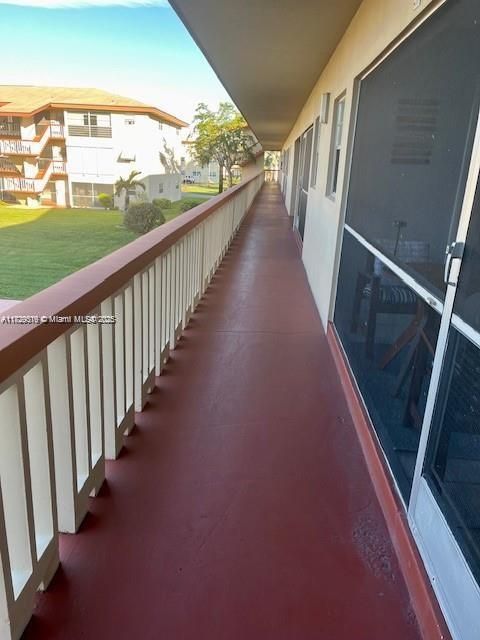 For Sale: $115,000 (1 beds, 1 baths, 720 Square Feet)