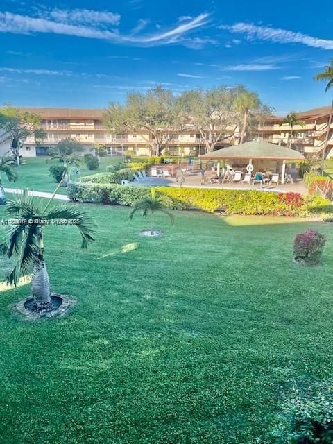 For Sale: $115,000 (1 beds, 1 baths, 720 Square Feet)