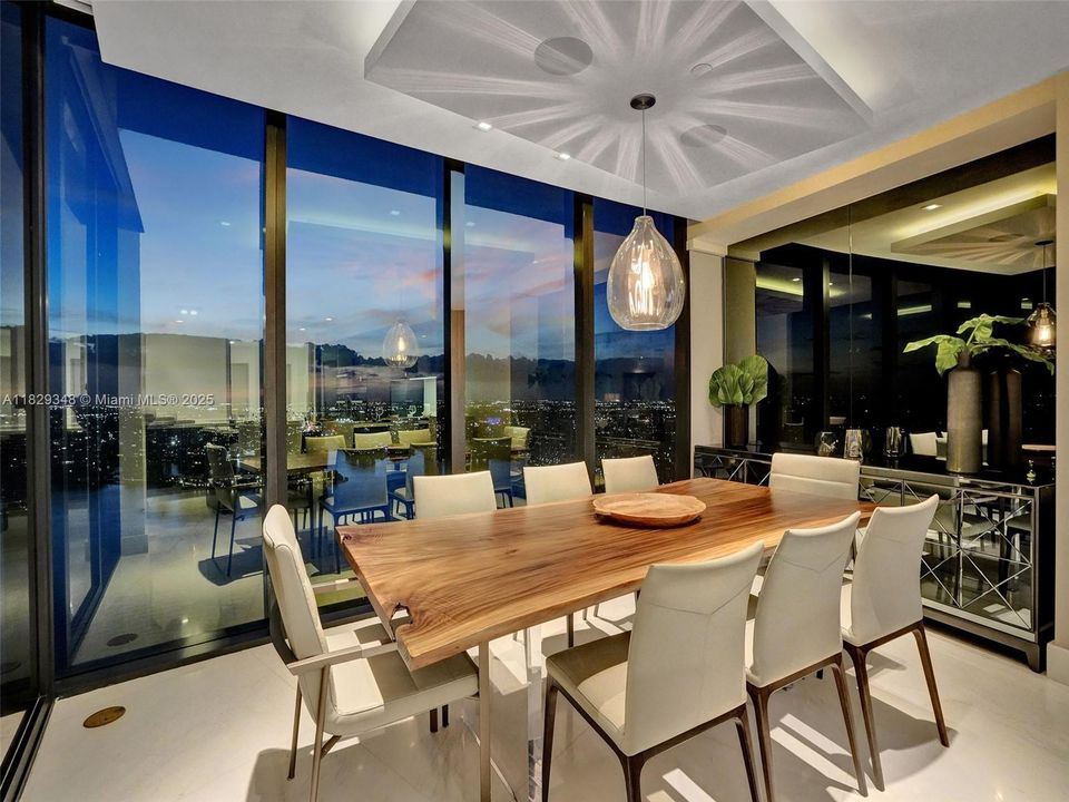 Recently Sold: $4,299,000 (3 beds, 4 baths, 3130 Square Feet)