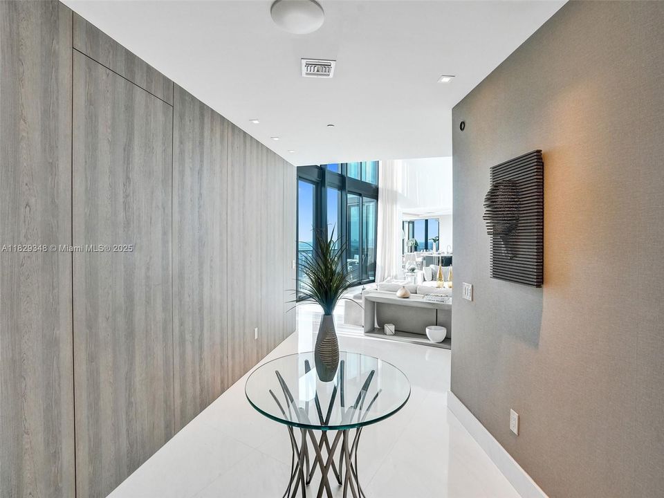 Recently Sold: $4,299,000 (3 beds, 4 baths, 3130 Square Feet)