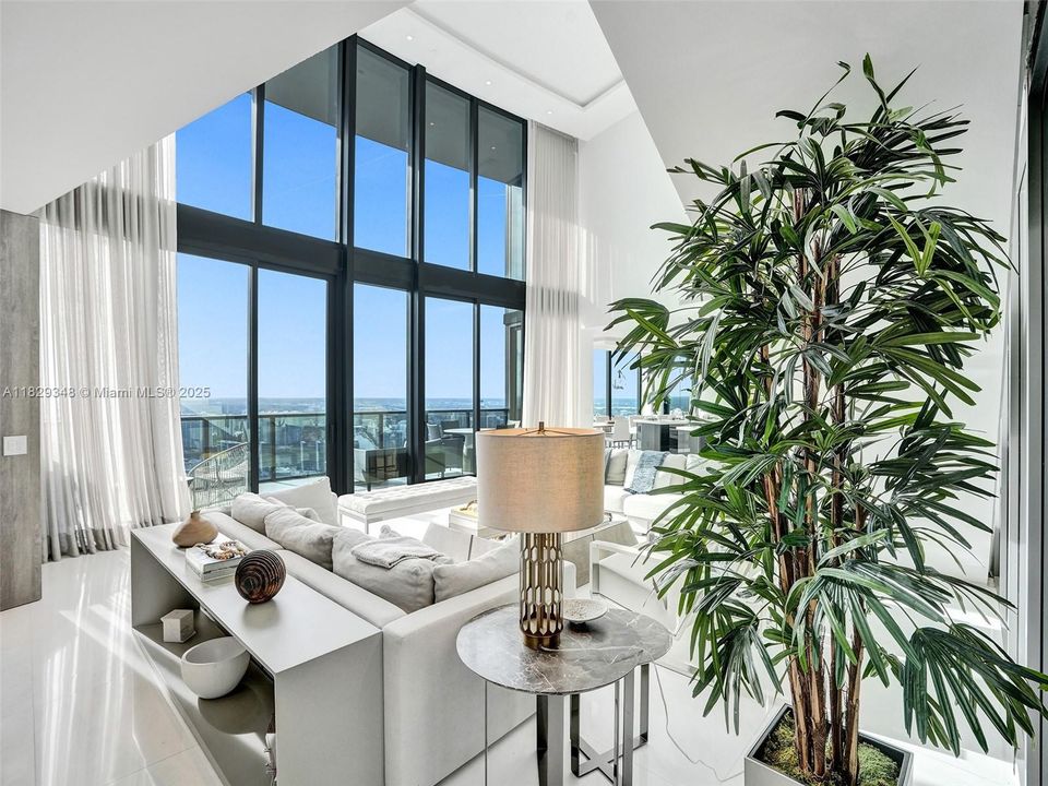 Recently Sold: $4,299,000 (3 beds, 4 baths, 3130 Square Feet)