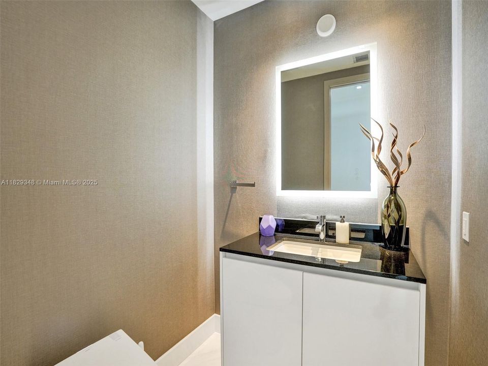 Recently Sold: $4,299,000 (3 beds, 4 baths, 3130 Square Feet)