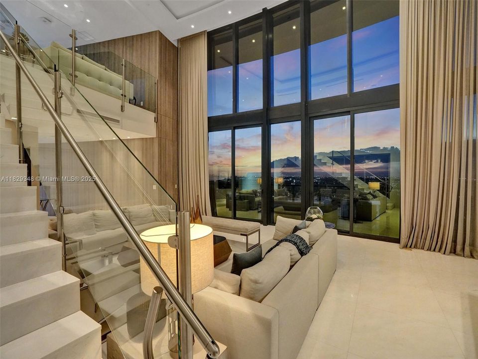 Recently Sold: $4,299,000 (3 beds, 4 baths, 3130 Square Feet)