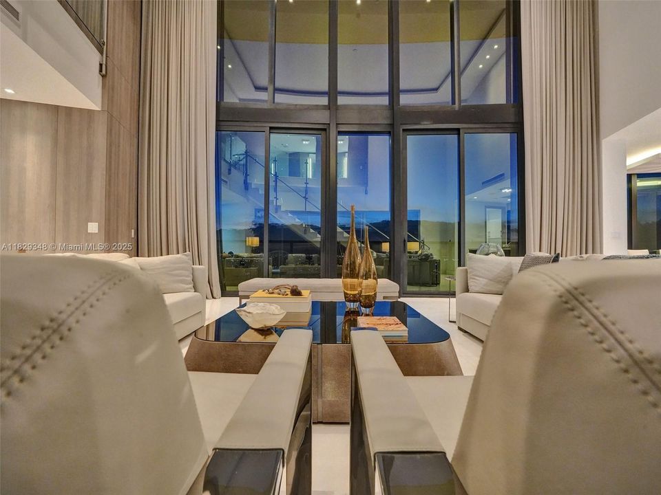 Recently Sold: $4,299,000 (3 beds, 4 baths, 3130 Square Feet)