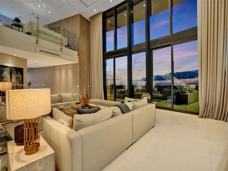 Recently Sold: $4,299,000 (3 beds, 4 baths, 3130 Square Feet)