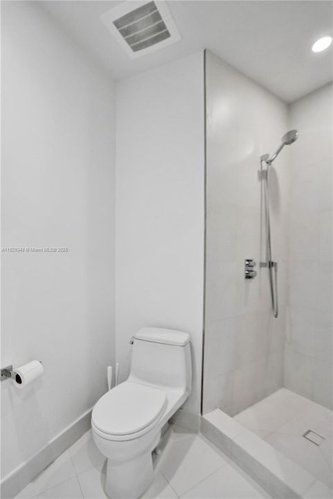 Recently Sold: $4,299,000 (3 beds, 4 baths, 3130 Square Feet)