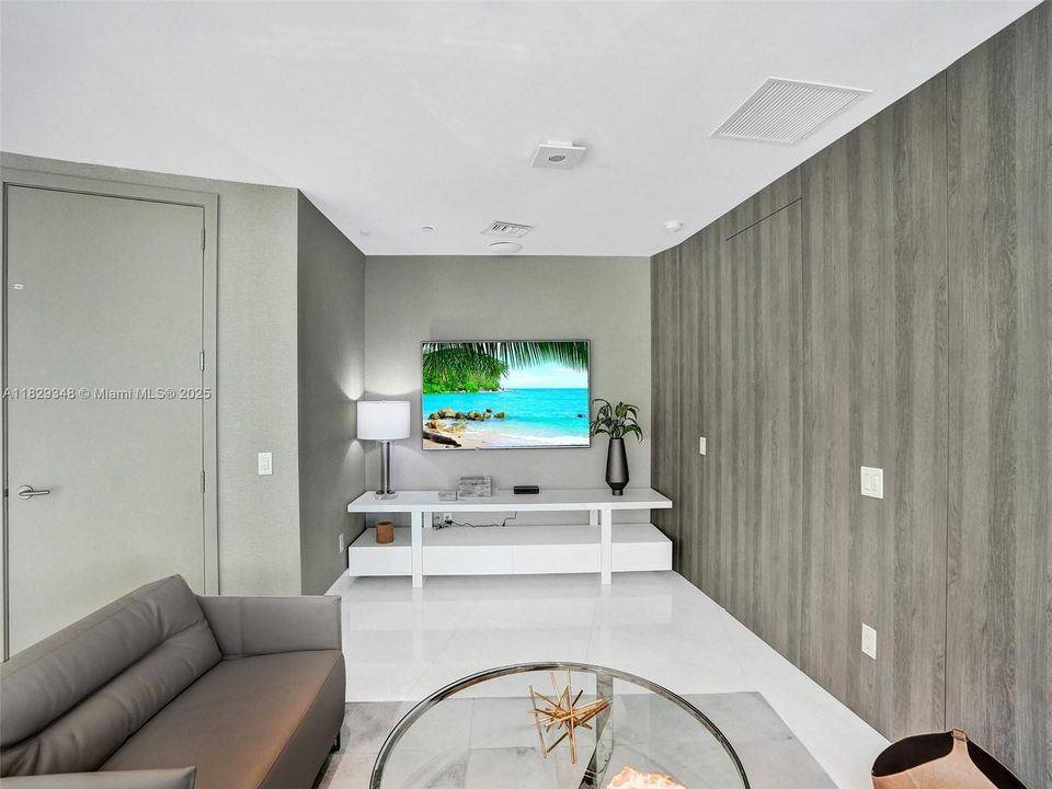 Recently Sold: $4,299,000 (3 beds, 4 baths, 3130 Square Feet)