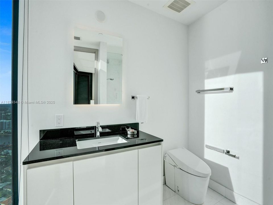 Recently Sold: $4,299,000 (3 beds, 4 baths, 3130 Square Feet)